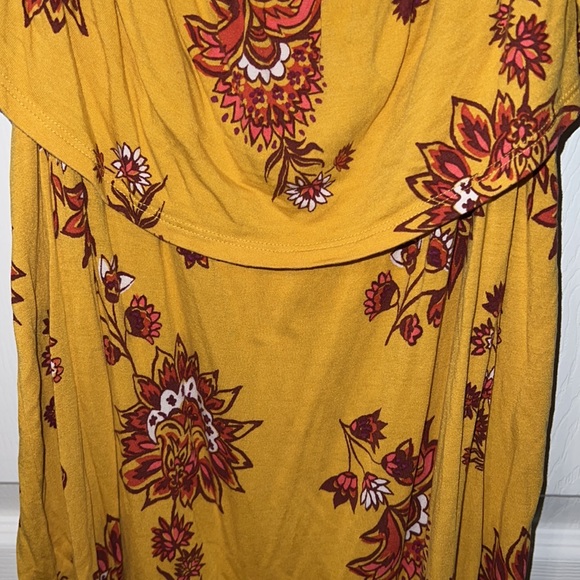 Floral Off The Shoulder Top - Picture 6 of 7